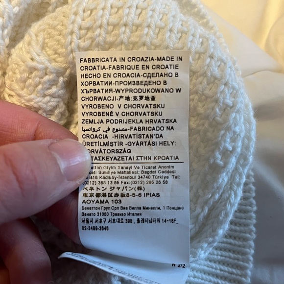 100% Cotton White Knit Sweater from United Colors of Benetton Size Medium - Picture 10 of 10